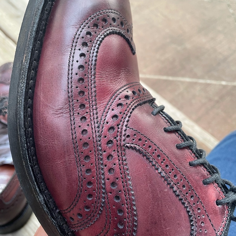 Allen Edmonds Men's Burgundy Wingtip Oxfords - Picture 10 of 16
